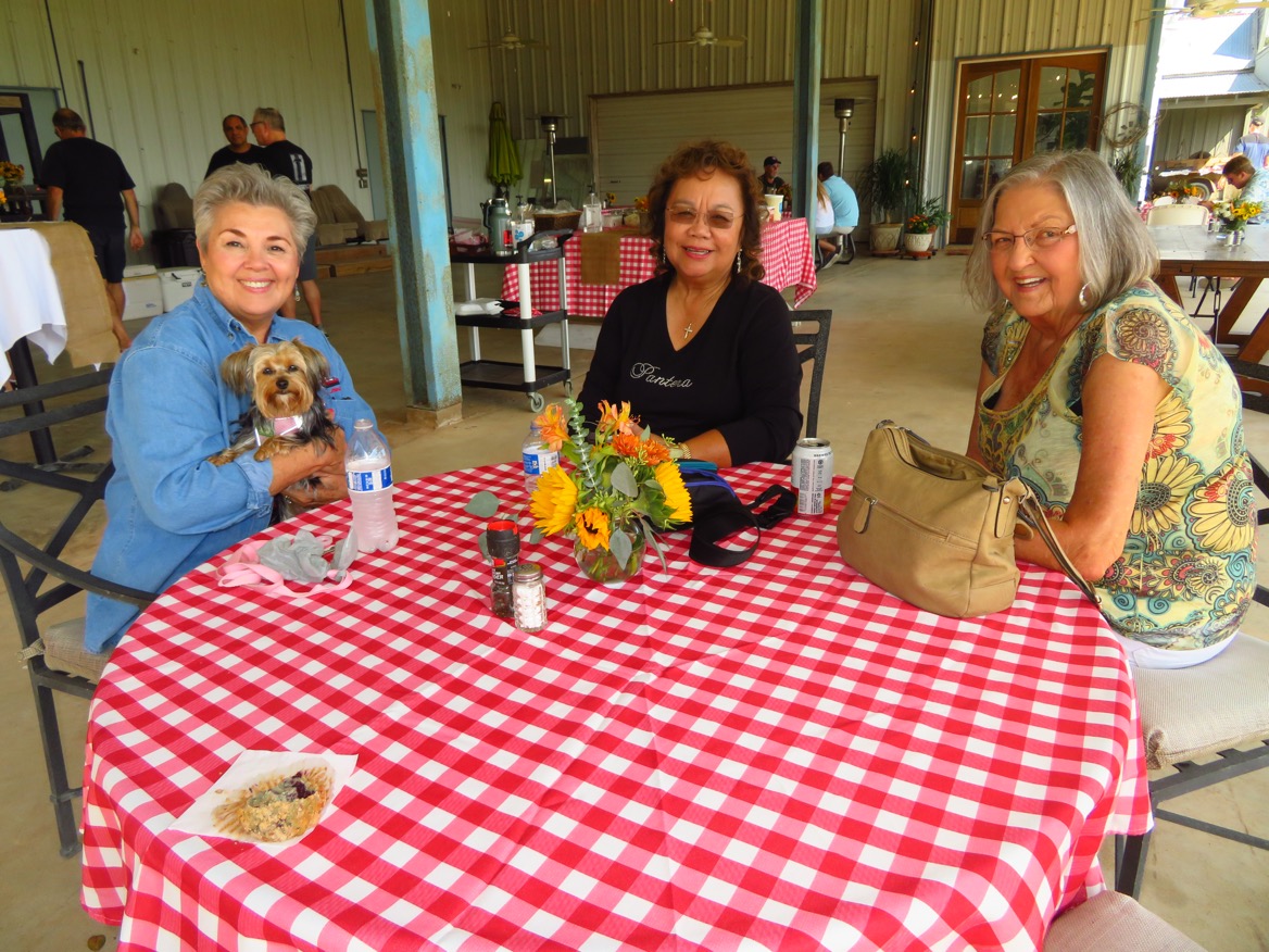 6 Rosie Clark Meddy Vasser and Roni Foreman holding court in the corner